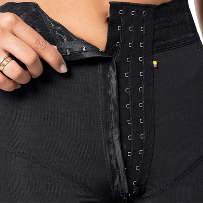 Mid Waist Sculpting Hooks Short